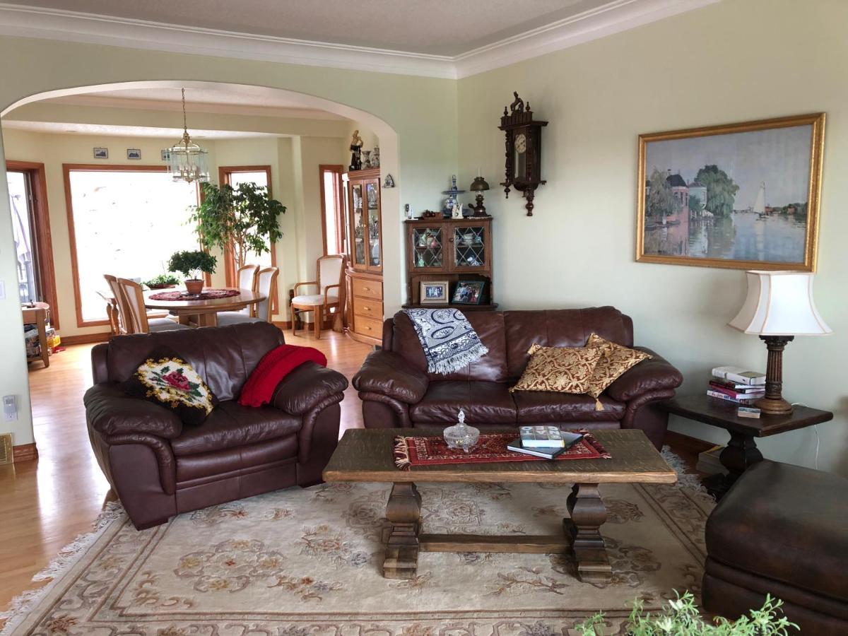 Rocky Mountain View Bed & Breakfast Cochrane Exteriér fotografie